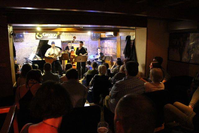 Mike Field Jazz at Gregory's in Rome - Crowd